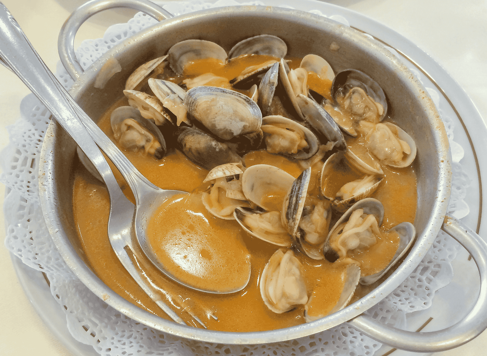 Almejas a la Marinera (Clams in Marinera Sauce)