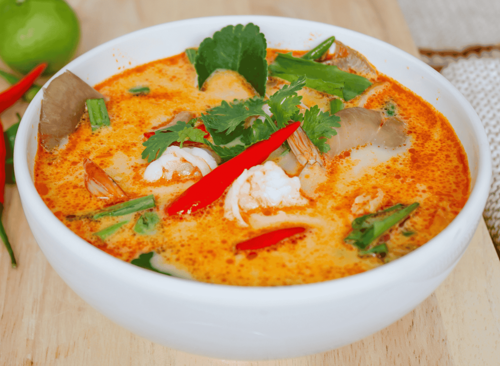 Thai Tom Yum Goong (Spicy Shrimp Soup)