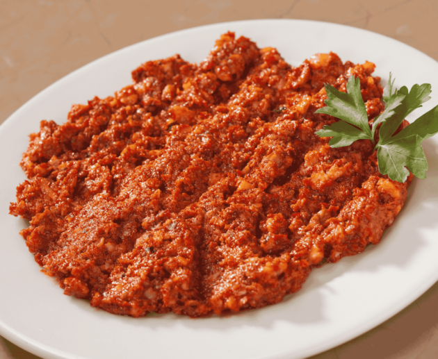 Acılı Ezme (Spicy Tomato and Pepper Salad)