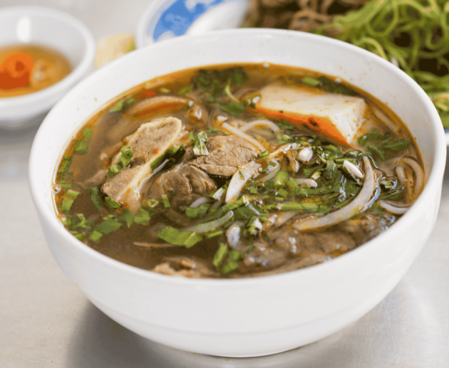 Bún Bò Huế (Spicy Beef Noodle Soup)