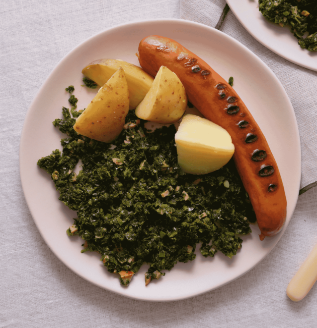 German Grünkohl mit Pinkel (Kale with Sausage)