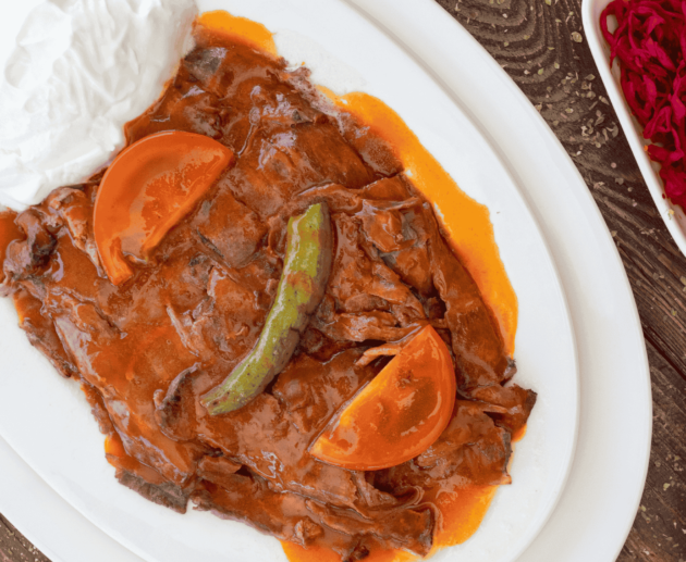 İskender Kebab (Döner Kebab with Yogurt and Tomato Sauce)