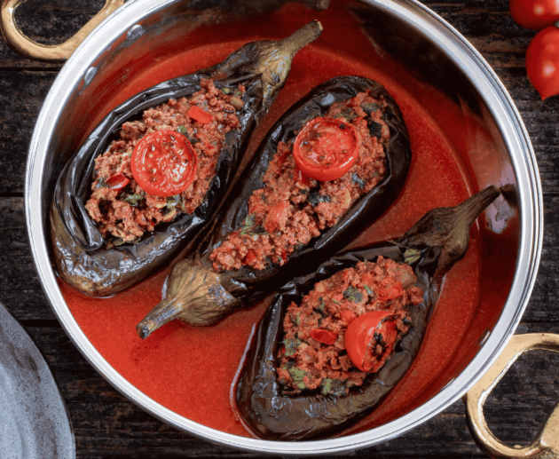 Karnıyarık (Stuffed Eggplant with Meat)