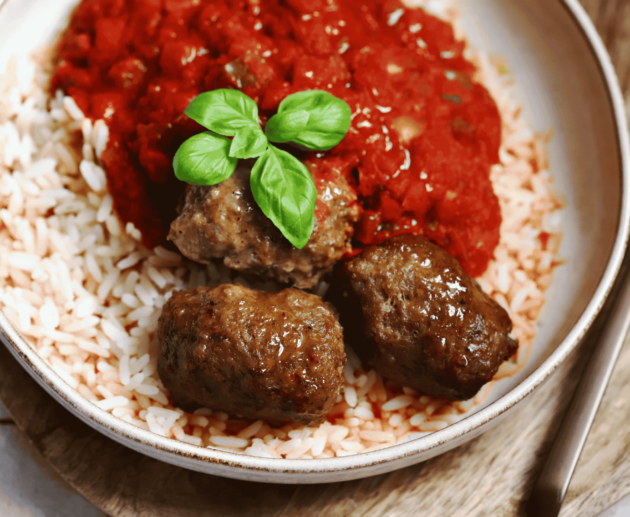 Soutzoukakia (Meatballs in Tomato Sauce)