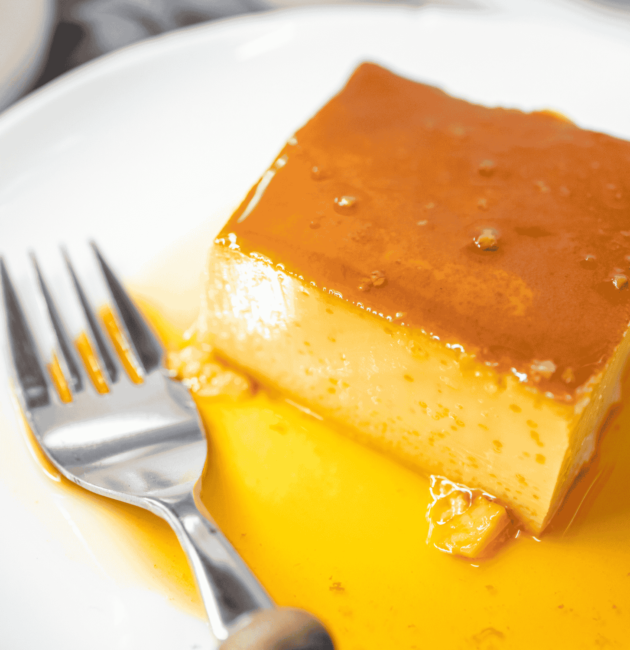 Argentinian Flan con Dulce de Leche