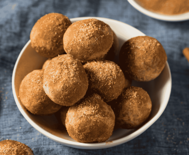 Quarkbällchen (German Doughnut Holes)