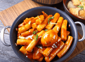 Tbeoki Korean Tteokbokki (Spicy Rice Cakes) | DelishGlobe