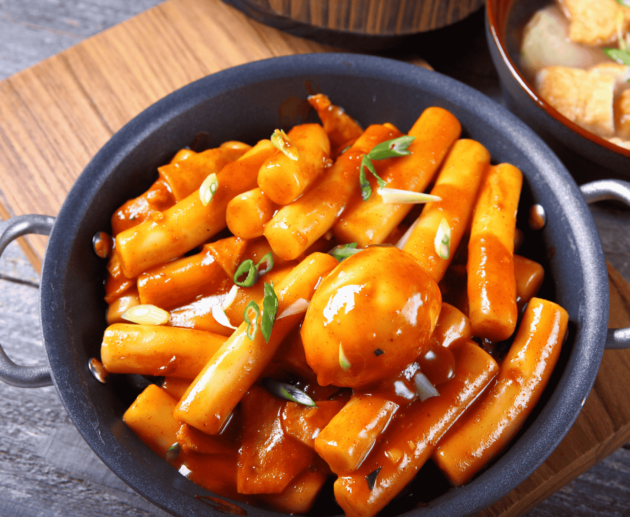 Tteokbokki (Spicy Rice Cakes)