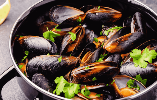 Choritos al Vapor (Steamed Mussels)