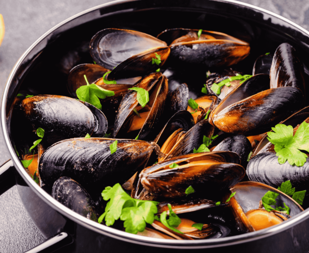 Choritos al Vapor (Steamed Mussels)