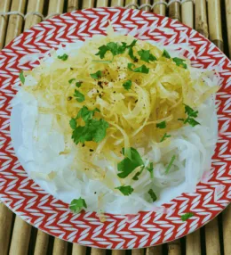 Burmese Mont Di (Rice Noodles with Spicy Fish Sauce)