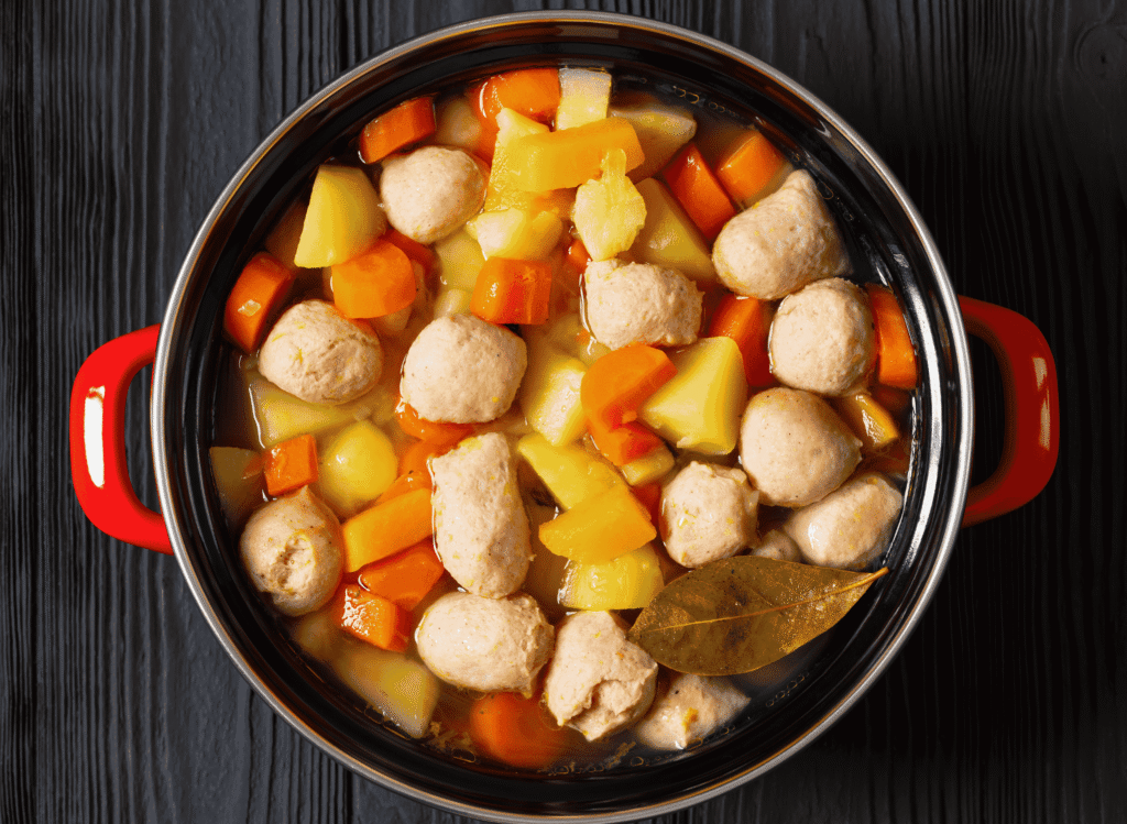 Siskonmakkarakeitto (Sausage Soup)