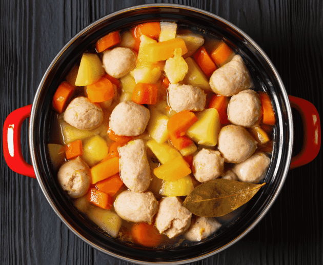 Siskonmakkarakeitto (Sausage Soup)