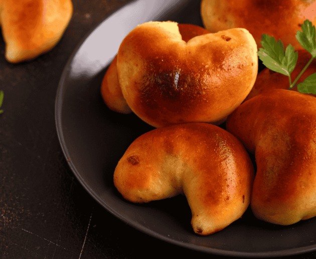 Speķa pīrāgi (Bacon Buns)