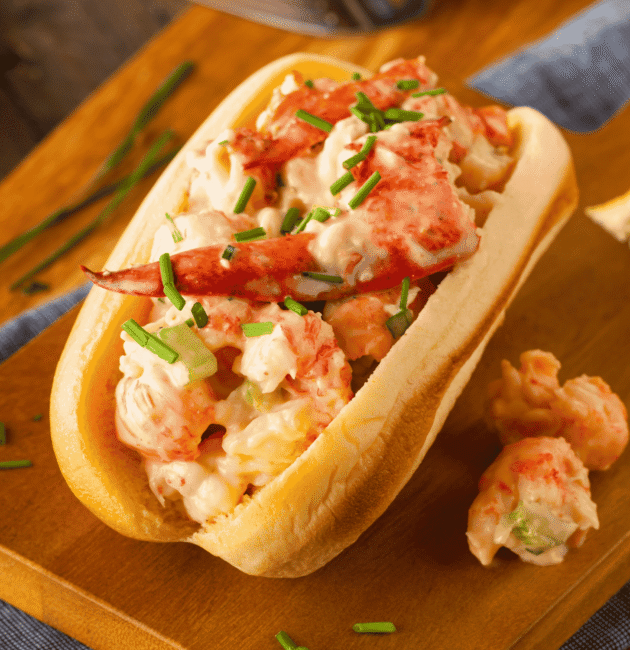 Lobster Roll (Seafood Sandwich)