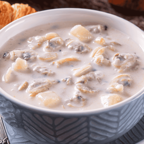 New England Clam Chowder (Creamy Clam Soup)