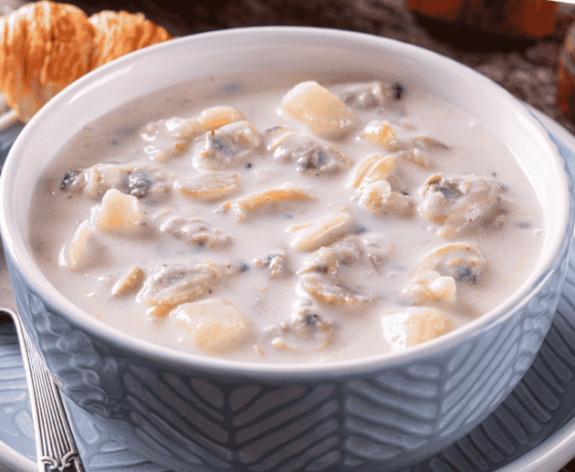 New England Clam Chowder (Creamy Clam Soup)