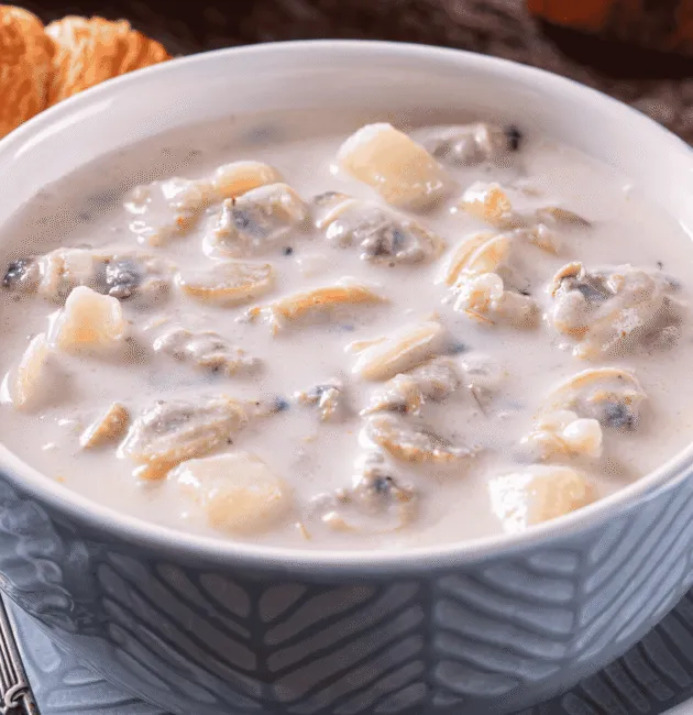 New England Clam Chowder (Creamy Clam Soup)