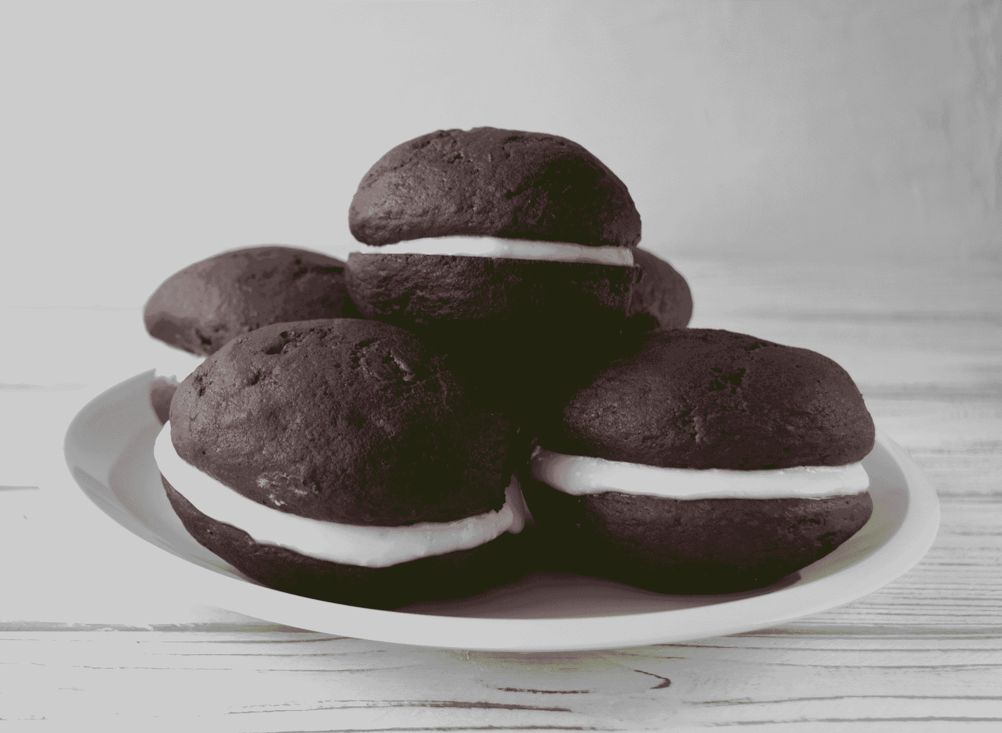 Whoopie Pies (Cream Filled Cake Sandwiches) | DelishGlobe