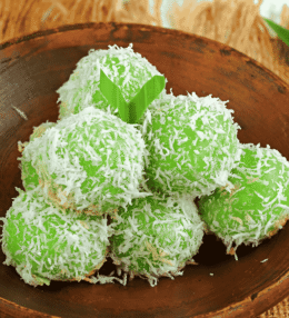 Indonesian Klepon (Sweet Rice Cake)