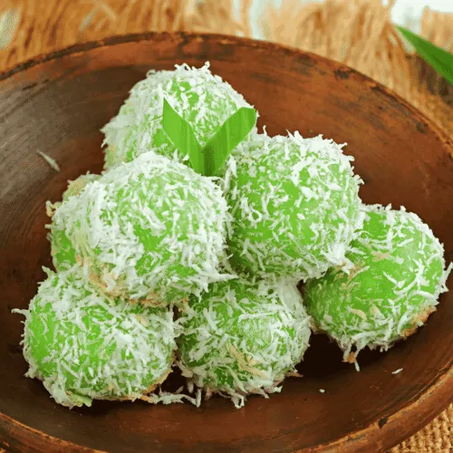 Klepon (Sweet Rice Cake)