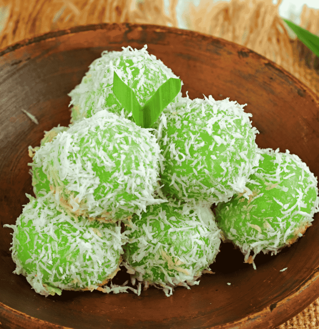 Klepon (Sweet Rice Cake)