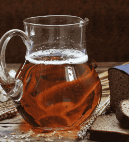 Russian Kvass (Fermented Rye Bread Drink)