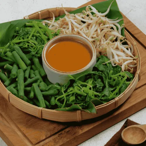 Pecel (Javanese Salad with Peanut Sauce)
