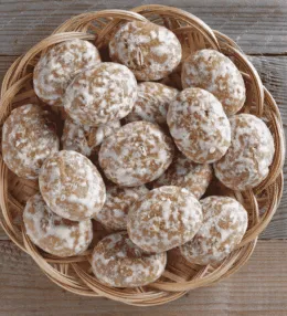 Russian Pryaniki (Spiced Honey Cookies)