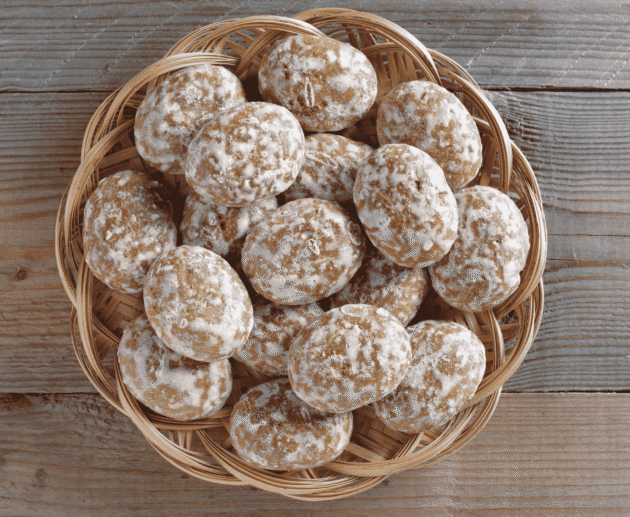 Pryaniki (Spiced Honey Cookies)
