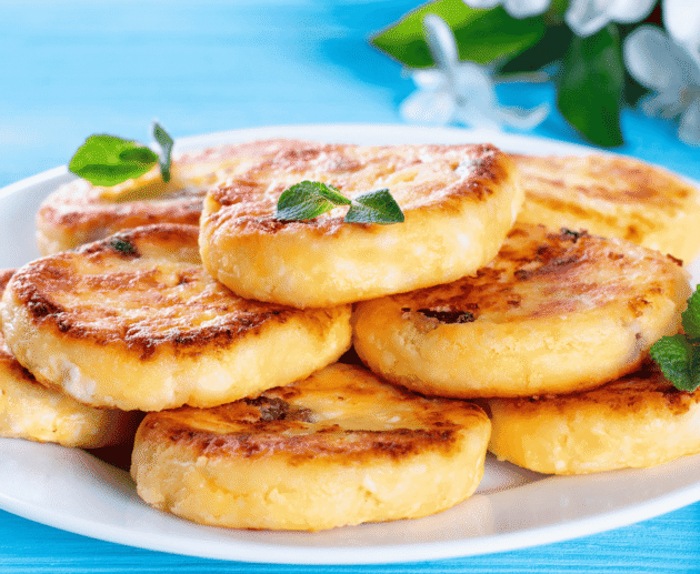 Syrniki (Cottage Cheese Pancakes)
