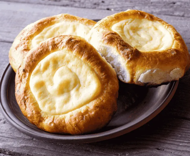 Vatrushka (Cottage Cheese Pastry)