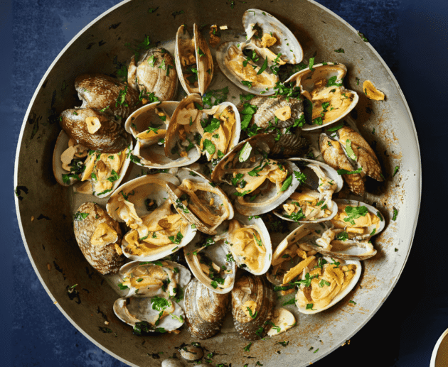 Amêijoas à Bulhão Pato (Clams in Garlic and White Wine Sauce)