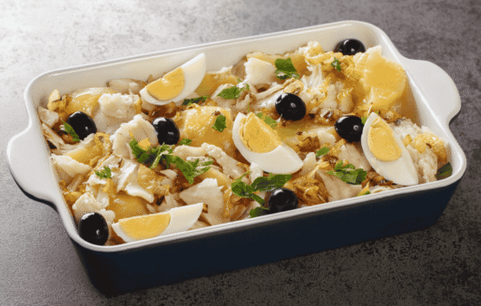 Bacalhau à Gomes de Sá (Cod and Potato Casserole)