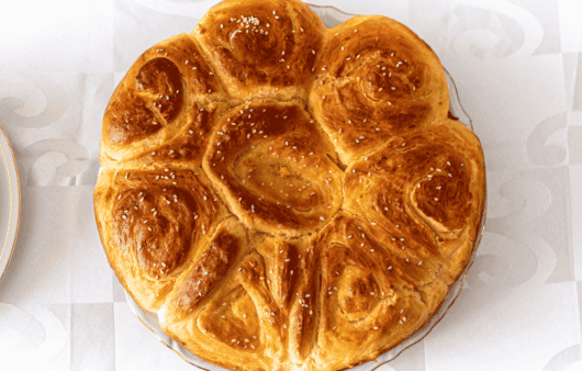 Česnica (Serbian Christmas Bread)