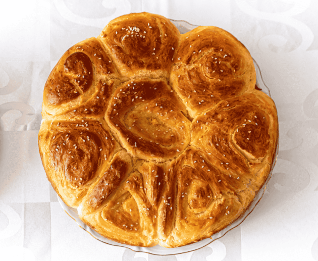 Česnica (Serbian Christmas Bread)