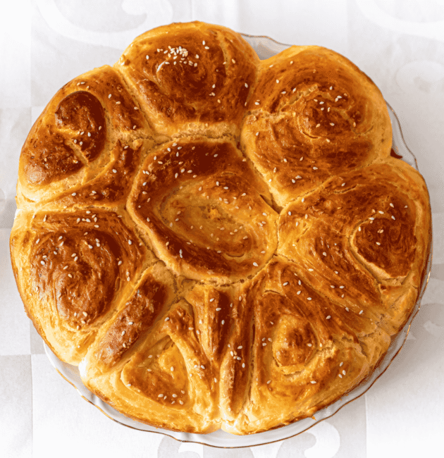 Česnica (Serbian Christmas Bread)
