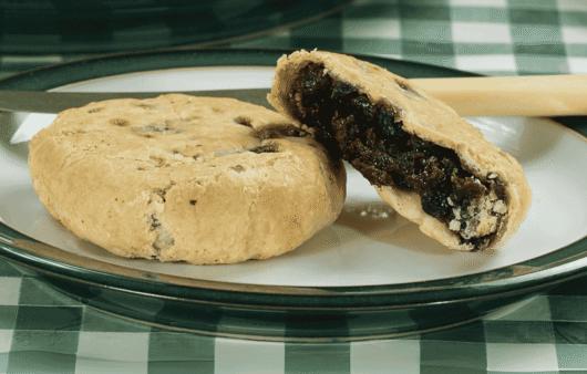 Eccles Cake (Currant Filled Pastry)