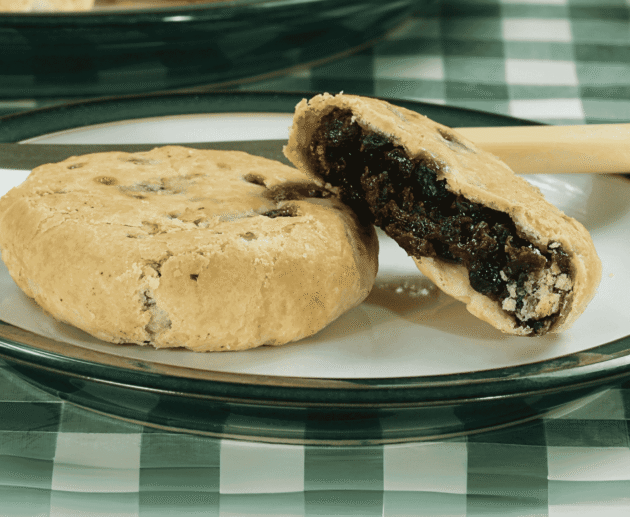 Eccles Cake (Currant Filled Pastry)