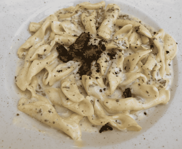 Fuži sa Tartufima (Pasta with Truffles)