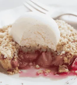 Rhubarb Crumble (Fruit and Oat Dessert)