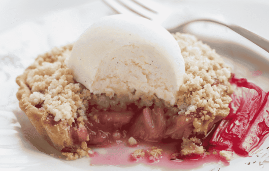 Rhubarb Crumble (Fruit and Oat Dessert)
