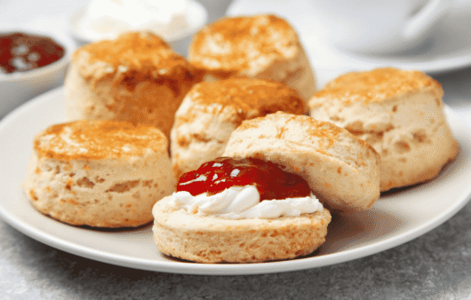 Scones (Crumbly Cream Cakes)