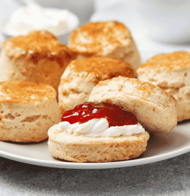 Scones (Crumbly Cream Cakes)