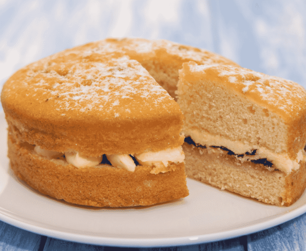 Victoria Sponge (Layered Jam Cake)