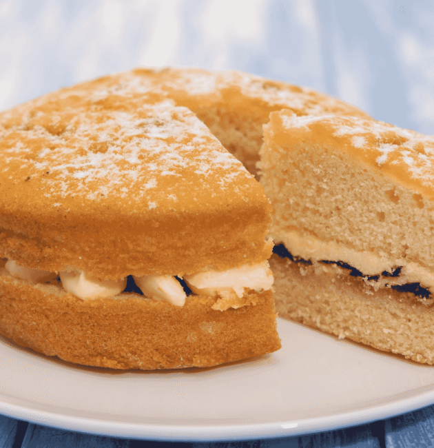 Victoria Sponge (Layered Jam Cake)
