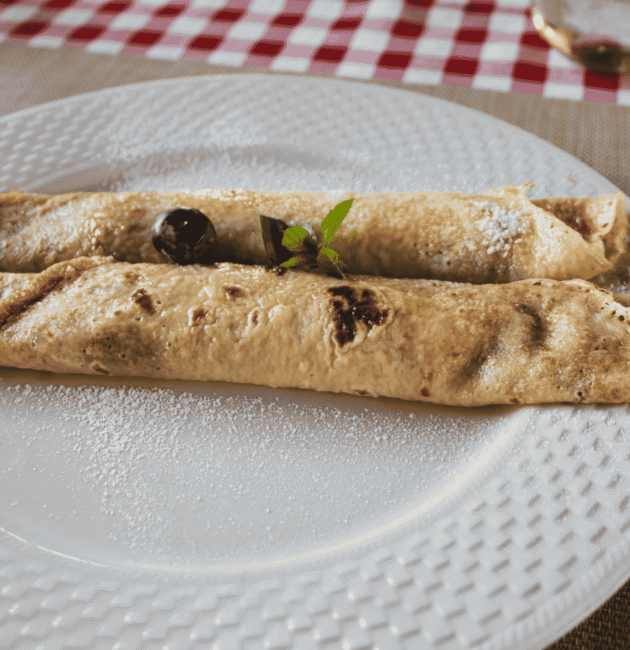 Palacsinta (Hungarian Crepes)