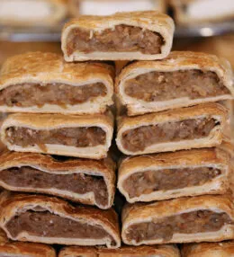 Rétes (Hungarian Strudel)