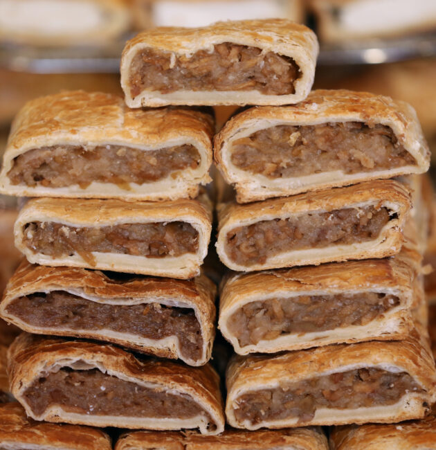 Rétes (Hungarian Strudel)